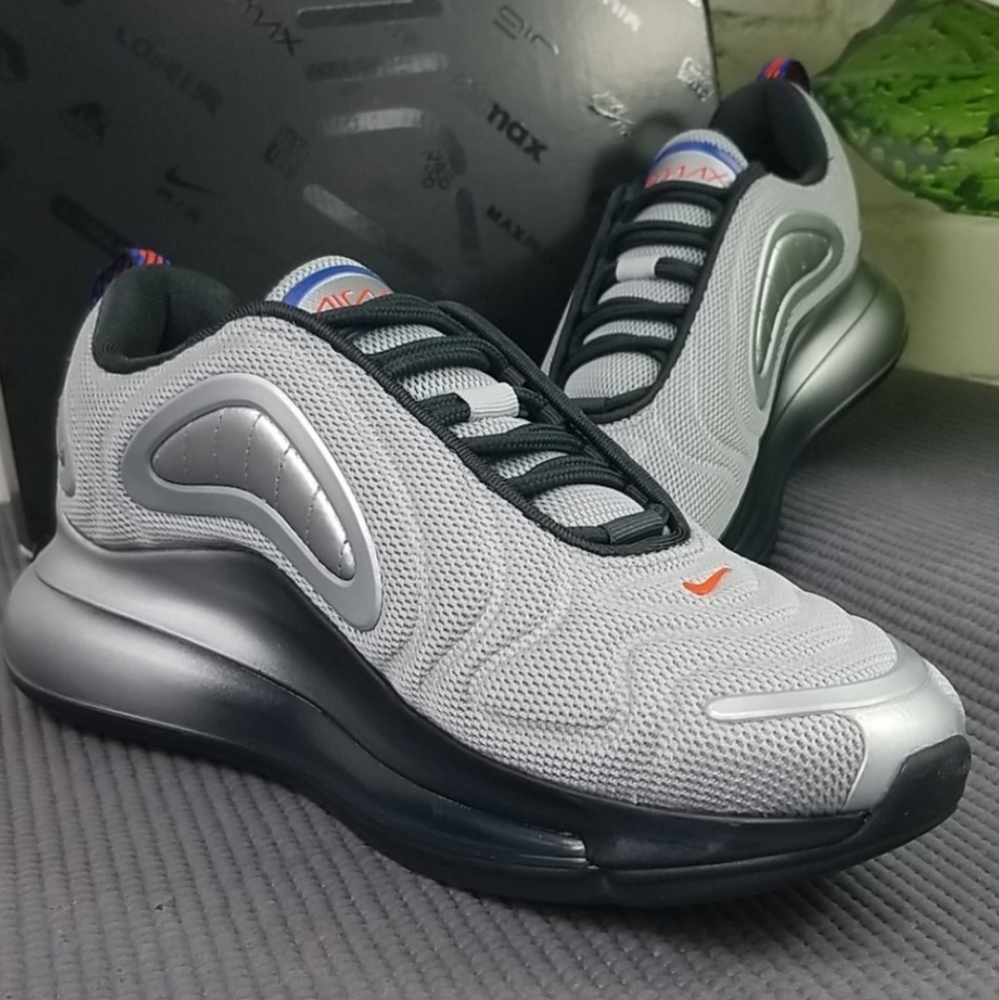 Nike Air Max 720 (GS) Athletic Shoe Silver - Picture 2 of 10